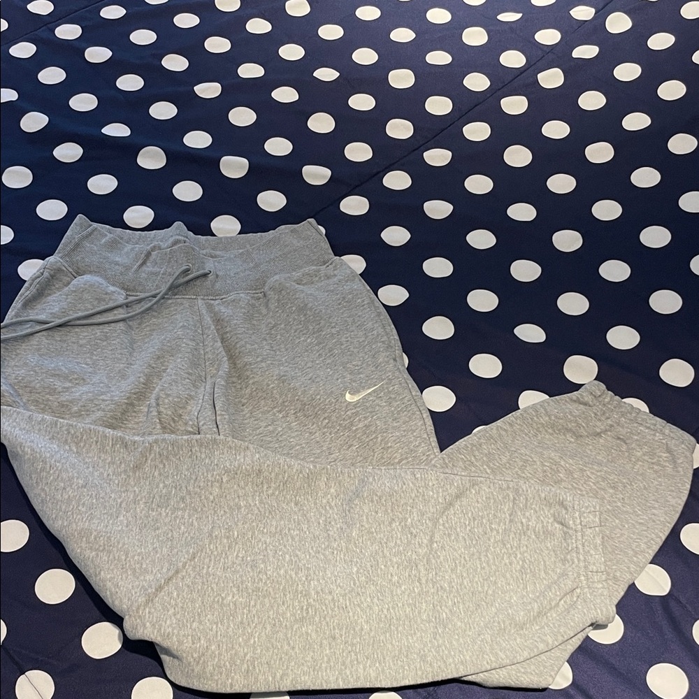 Nike Women’s Light Gray Joggers